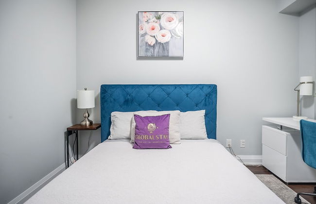 Modern Apartments in North York - Photo 25