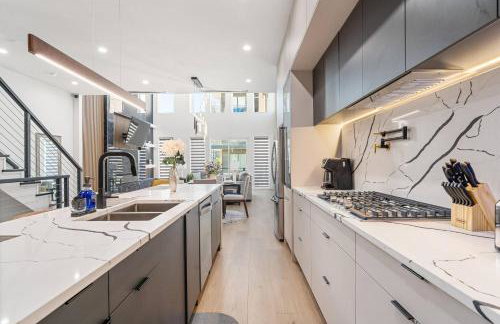 Luxurious Newly Built 5 BR 6 Bath Home w/ Rooftop - Foto 4