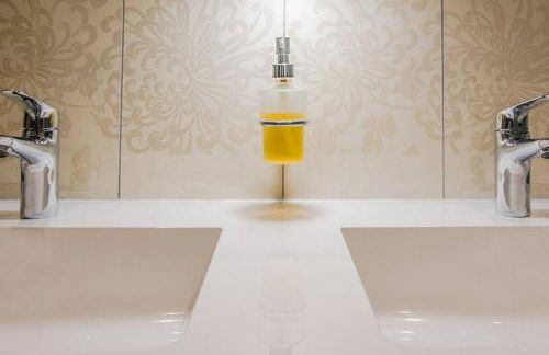 In the heart of nature with an unique view - Foto 11