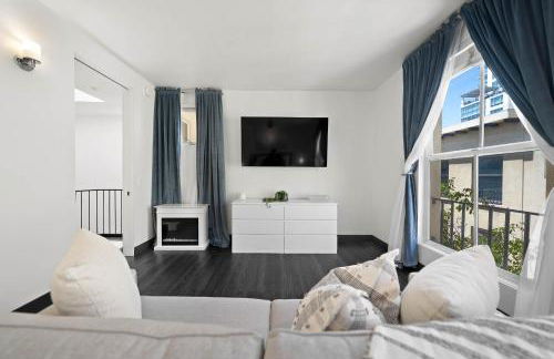 City Lights and Rooftop Nights by Rather Be Properties - Foto 15