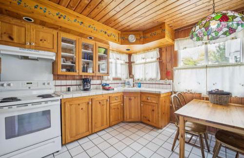 Sunnyside 3BR 1BA Relaxing Lakefront Retreat - Foto 4