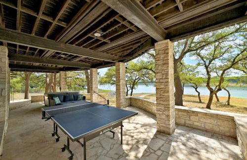Luxury Lakefront Escape on Lake Travis - Photo 38