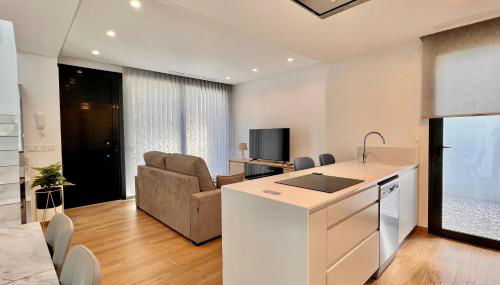 La Masion de Tout Seasonal Rental - Photo 5