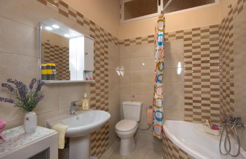 Family Holiday Apartment with garden & BBQ - Foto 35