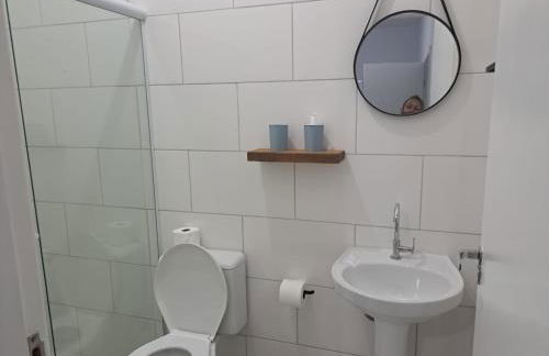 Casa nova com 3 quartos, equipada com Ar Condicionado, TV, Internet e Área de Lazer Completa - Boiçucanga - Foto 17