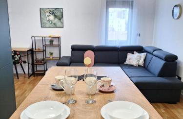 City heaven,self check in, with free parking - Foto 55