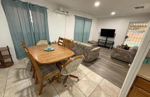 Vintage Apt Private Pool Oasis Sleeps 6 5 Min DT - Foto 27