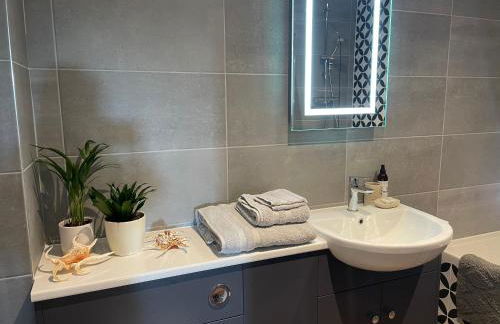 Spacious luxury flat in Swanage, close to beach with parking - Photo 21