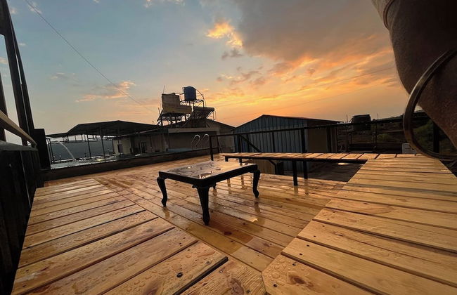 Savitri Bungalow - Photo 23