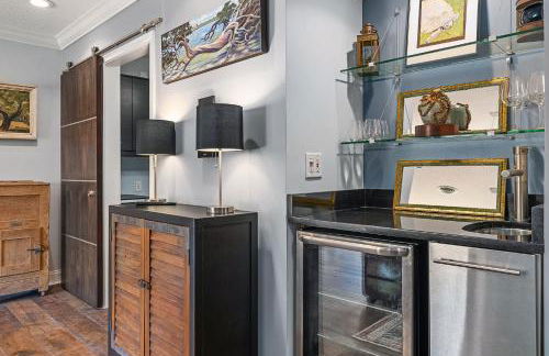 Tropic Bliss l Backyard Oasis l Mins to DNTN - Foto 23