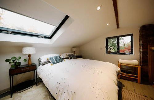 Private Luxury Open-Plan Barn Conversion - Photo 33