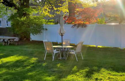 Sunny & Spacious 2BD 1BA WFH Apt-Huge Yard & Patio - Foto 12