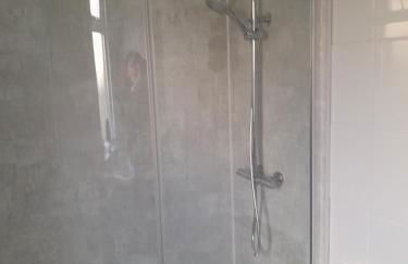 WELCOMEHOUSE close to east beach, shops, restaurants and RAF base - Foto 18