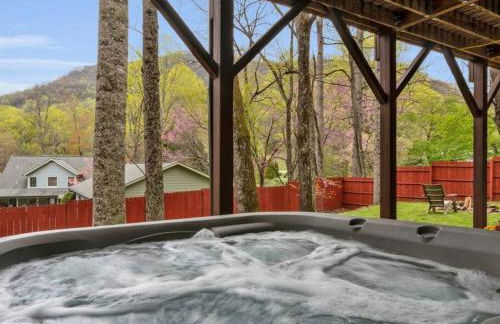 Soco Serene Cabin in the Heart of Maggie Valley - Foto 4