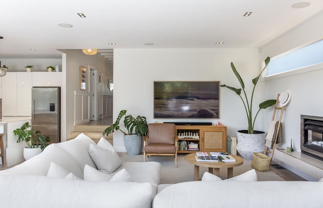 Executive State-Of-The-Art Home - Spa - Photo 32