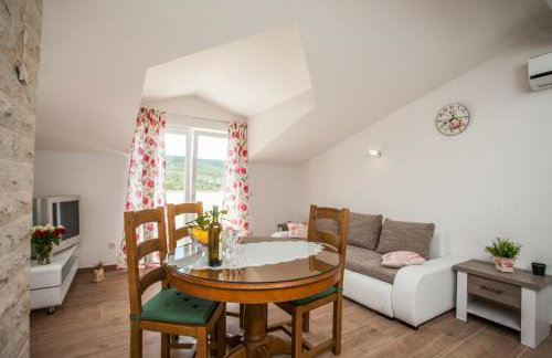 Apartment Zeljana - Photo 16