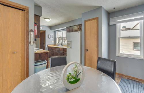 Walk to Crooked Lake Beach and Dtwn! Home with Patio - Foto 7