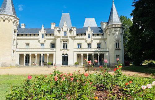 Château de Salvert - 4 Gîtes - 32 personnes - Foto 1