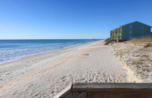 Carolina Waves - Oceanfront Relaxation and Poolside Fun in Surf City! - Foto 45