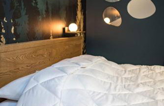 Legendary ski & cycling 4 to 6 guest getaway - Photo 23