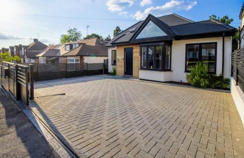 Luxury 4-Bedroom High-End Home, Includes Jacuzzi and Pool Table - Foto 40