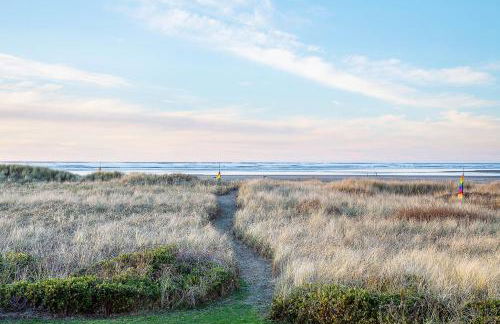 Stunning Views from this Waterfront Condo - Foto 21