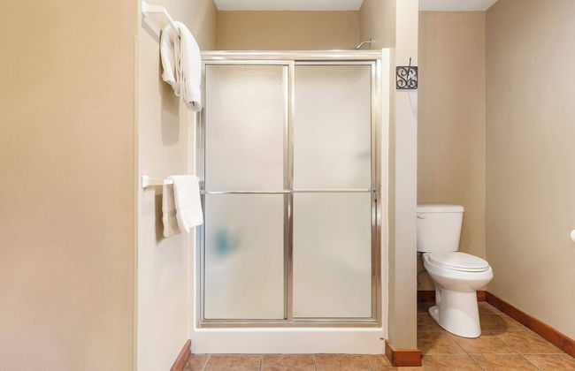 Creekside - 2 BDR Resort Cabin in Epic Location! - Photo 14