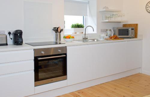 Hillside Studio - Photo 8