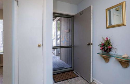 Ocean Front on Harbor Island - Foto 30