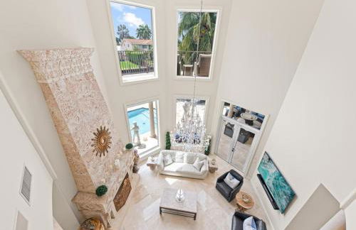 Near the Beach • Pool & Jacuzzi • Waterfront Villa - Foto 47