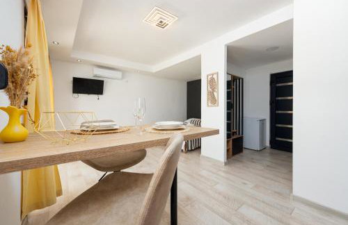 Unique Villa V with large pool - Photo 29