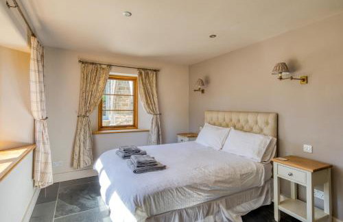 Putsborough Manor 3 Self Catering Cottages with Beach a short walk, dog friendly all year, On site Tennis, Play Area, Paddock, Spa baths, BBQ, Private Gardens, Superfast WIFI - Photo 52