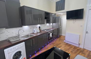 Glasgow South 2 Bedroom Apartment - Foto 1