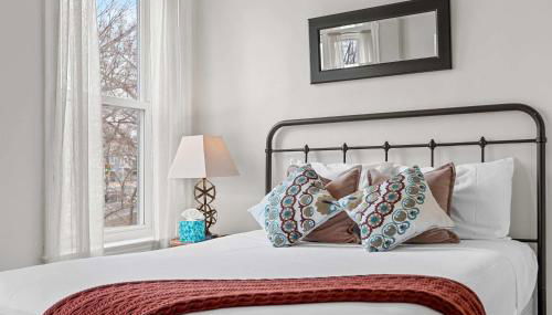 Sojourn Classic DC Rowhouse with Parking - Foto 3