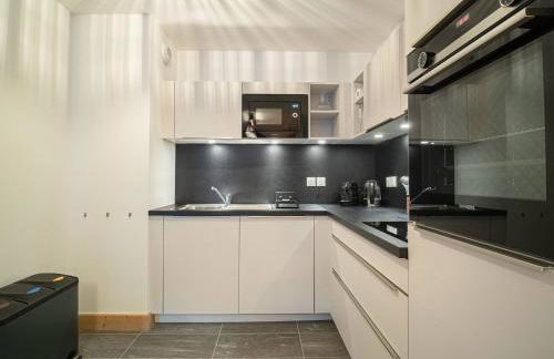 Superbe Appartement Pied de Pistes pour 7 pers avec Balcon, WIFI et Parking - FR-1-356-495 - Photo 12