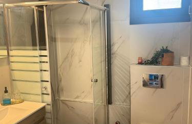 Luxury Villa Rafaela Οικογενειακή βίλα με ιδιωτική πισίνα, BBQ κ παιχνίδια Ιδανική για οικογένειες με παιδια - Foto 34