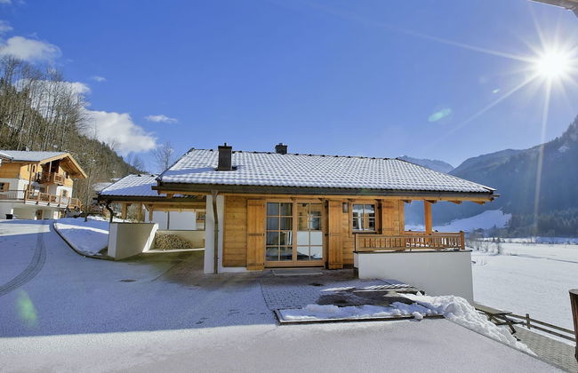Cozy Chalet with 4 Bathrooms near Königsleiten - Foto 1
