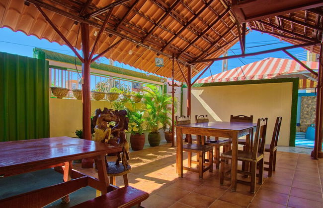 Villa in Cárdenas with swimming pool and garden - Photo 22