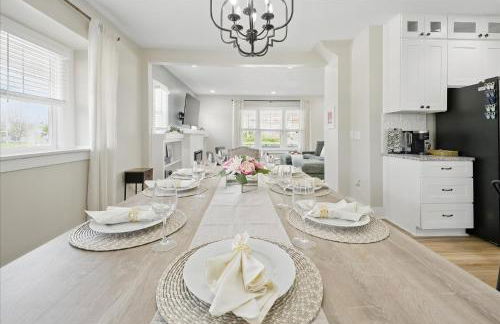 Family Spacious 5BR Retreat w Game Filled Basement Suite - Foto 12