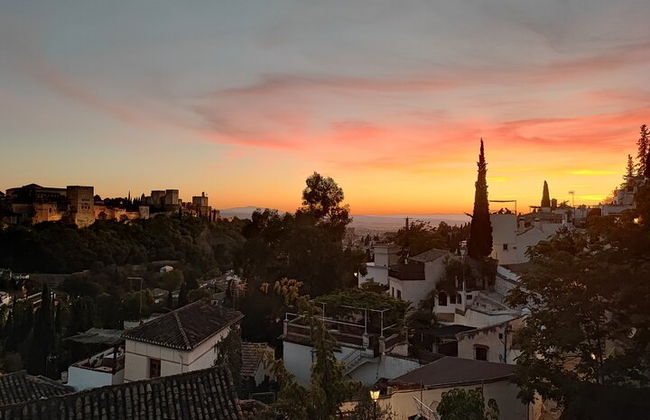 Albaicín and Sacromonte Sunset tour + Flamenco show - Photo 2