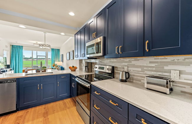 Catina Vacation Rental: Bright 2-BR Condo with Lake Views. Located in Lely Resort with Pool, Hot Tub, and Golf Access. Ideal for Golfers and Beachgoers, Minutes from Naples and Marco Island - Foto 10