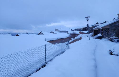 LES FONTANILLES odeillo chalet 60 WIFI & PARKING gratuit exposé plein sud & plein pied , draps & serviettes de toilettes non inclus, sabanas y toallas no incluidos - Foto 1