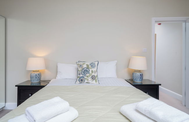 JOIVY Bright Flat for 6, Near Victoria and Warwick sq - Photo 12