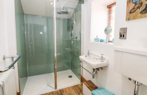 The Old Cobblers - Photo 15