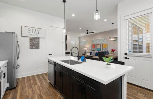 The Oasis - Modern 3BR Near Downtown - Med Center - Stadiums - Foto 10