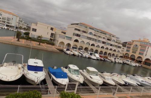Marina et plage à vos pieds - Foto 1