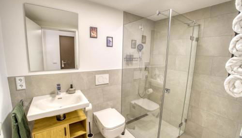 Garten, Küche, Parkplatz & Mehr - Komfort Apartment Bavaria - Foto 4, towels, Shower