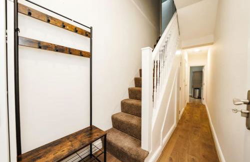Newly Renovated Modern 4 Bed 3 Bath Apartment London - Foto 56