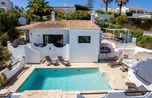 CoolHouses Algarve, Luz, 3 Bed villa, 1 bed studio, heated pool & jacuzzi, sea views, Casa Pequena - Foto 38