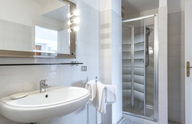 4 bedroom Apartment in Diano Castello with swimming pool and garden - Photo 16